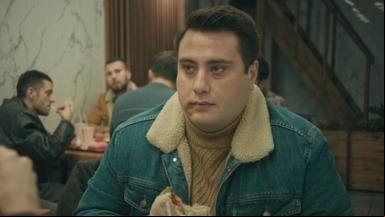 Enamorados anónimos 1x2